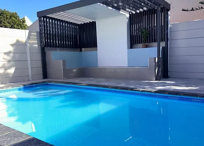 Cozy Retreat With A Pool!